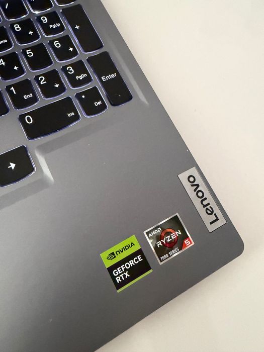 Геймърски лаптоп Lenovo Loq