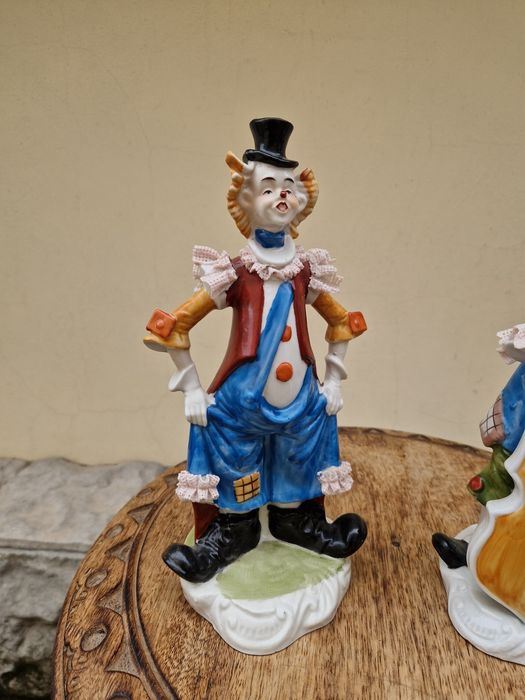 Чифт прекрасни антикварни колекционерски порцеланови фигури статуетки