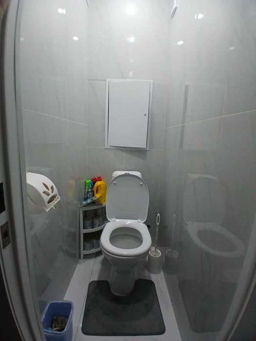 Строитель Напротив Алтындар