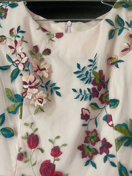 Женская вечерняя одежда