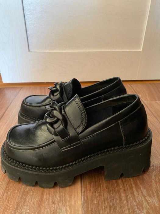 Продам лоферы кожаные