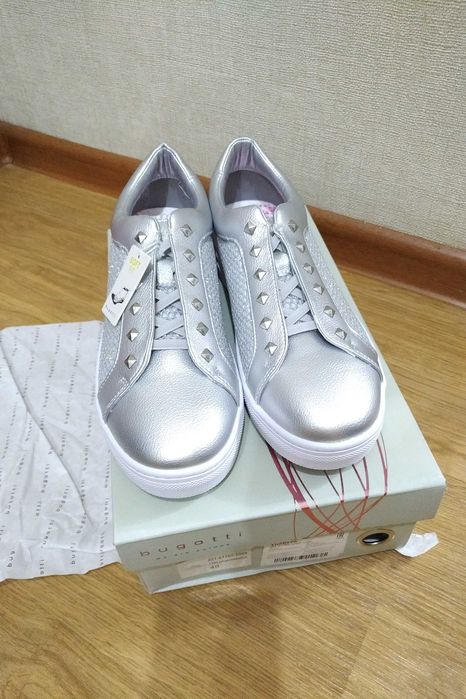Обувь женская Bugatti 39 р