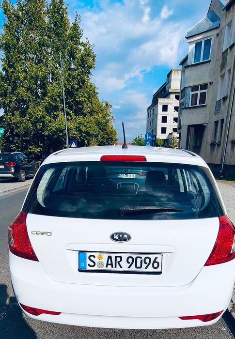 KIA CEED 2010 1.6 Benzină 126CP - ÎNMATRICULATĂ ÎN GERMANIA - Se află în SIBIU - 3.800€