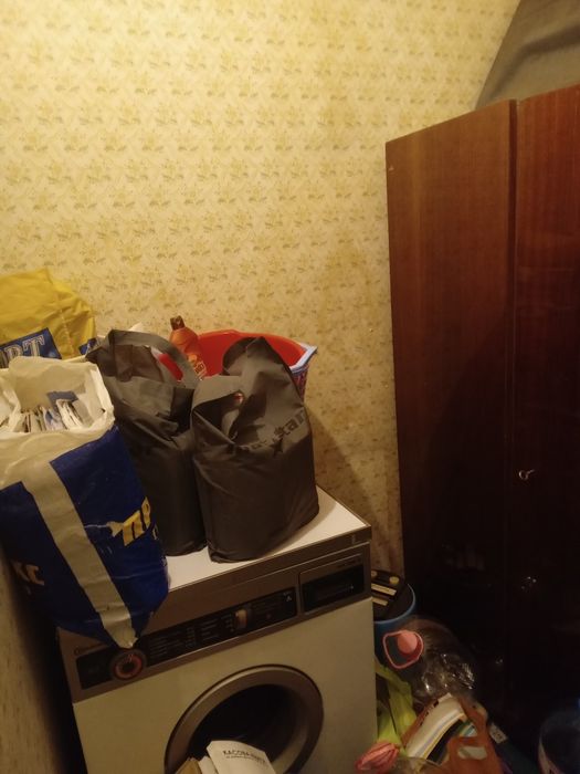 Продавам тристаен апартамент
