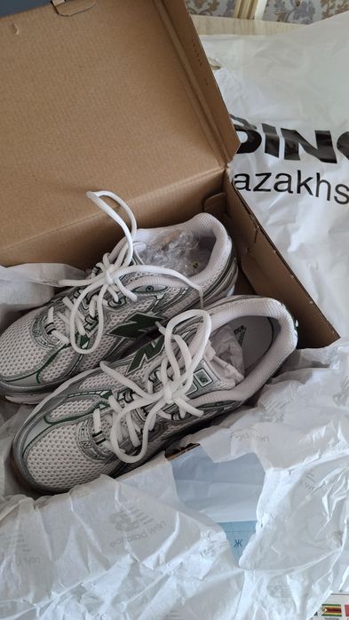 Продам New balance 740