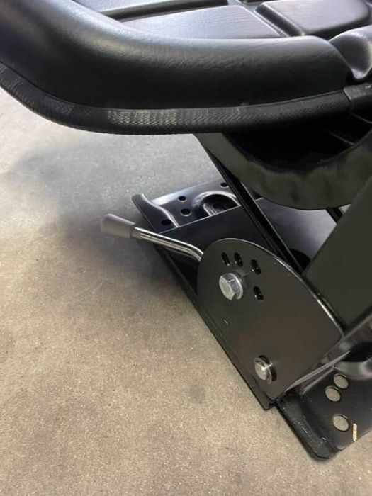 Scaun tractor cu suspensie reglabil adaptabil tractoare pana 100 cai ITALIA