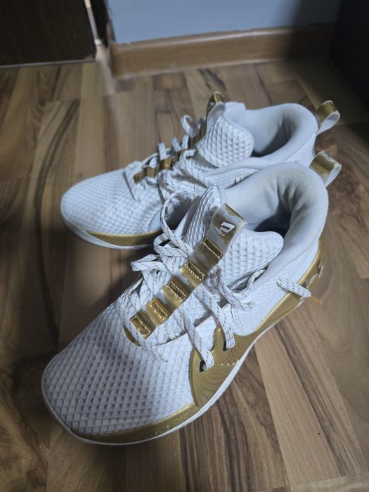 Adidasi Under Armour