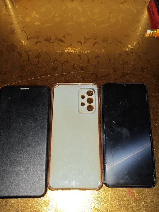 2 телефона Самсунг и оппо