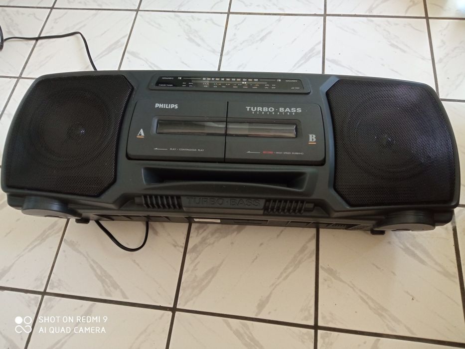 Радиокасетофон Филипс.