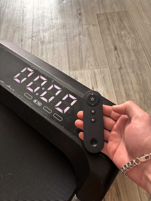 Продам беговую дорожку.