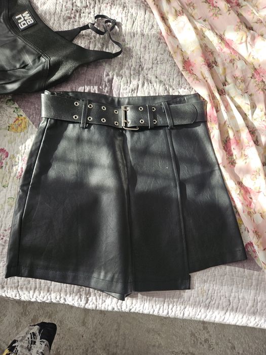 Отдам даром женские одежды