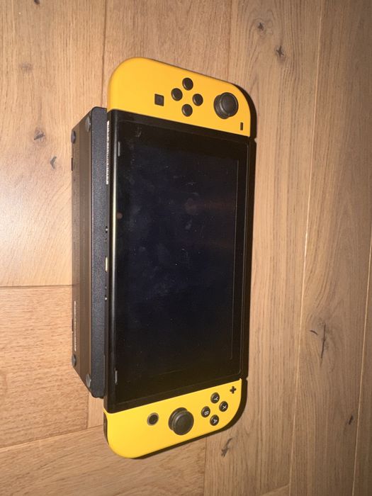 Лимитированная nintendo switch pockemon