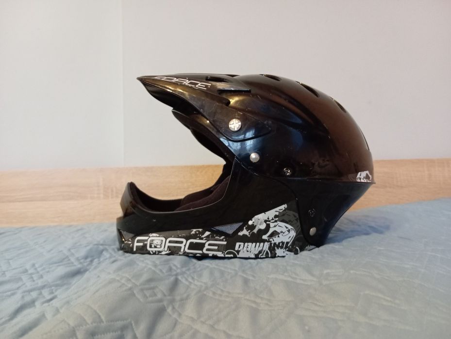 Детска Dh каска за колело.