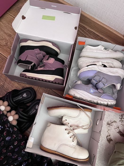 отдам детские вещи: куртка, обувь