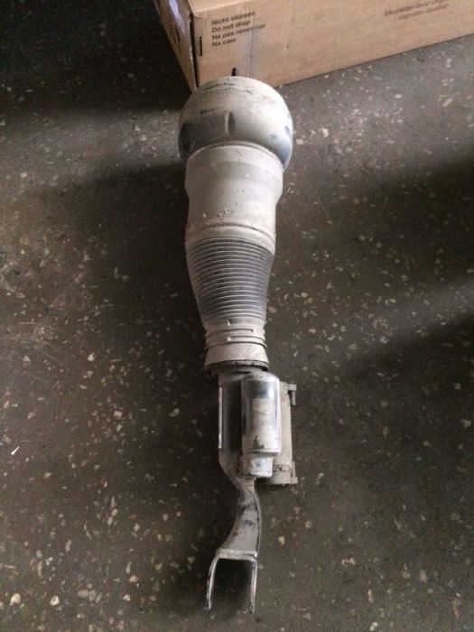 Пневмостойка mercedes GL x166 перед