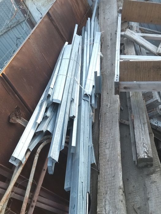 профиль стеновой потолочный.