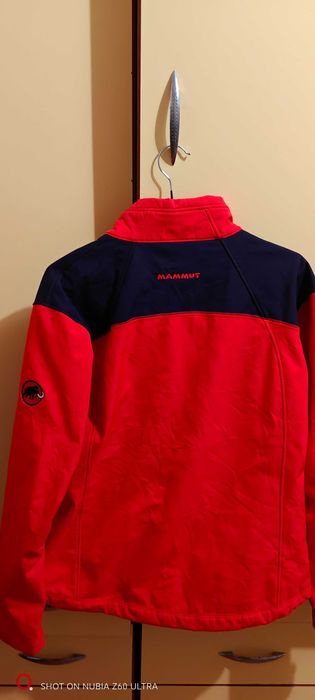 Vând Geaca mammut M