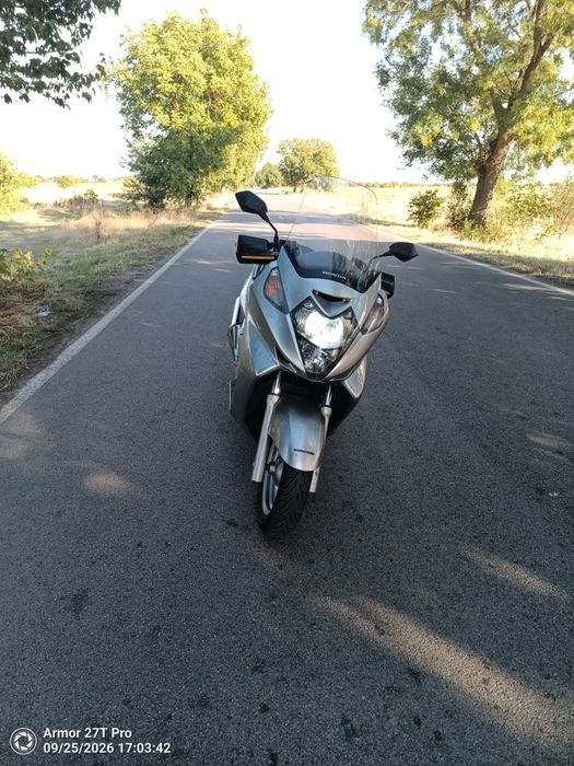 Honda silver wing 600