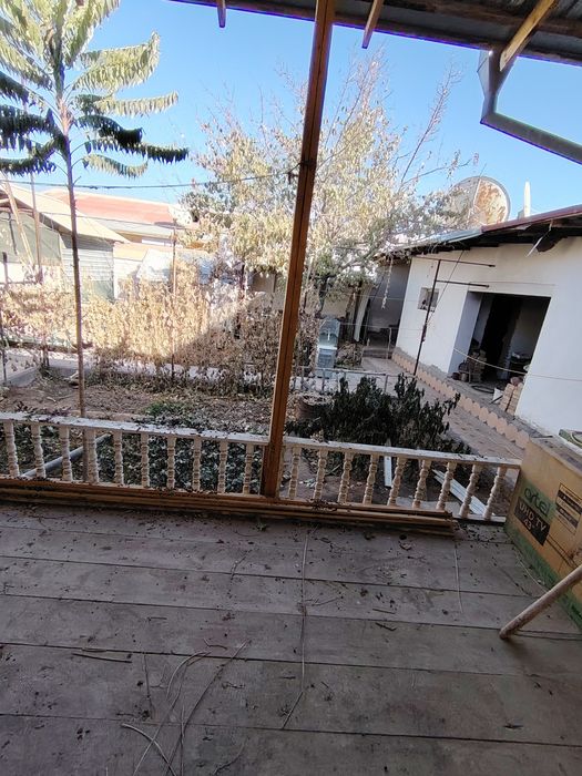 Ховли уй сотилади 4 сотих хал ремонт килинмаган 2014 йилда битган