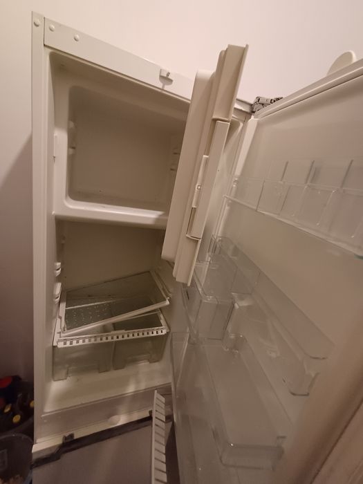 Frigider alb 2 metri înălțime