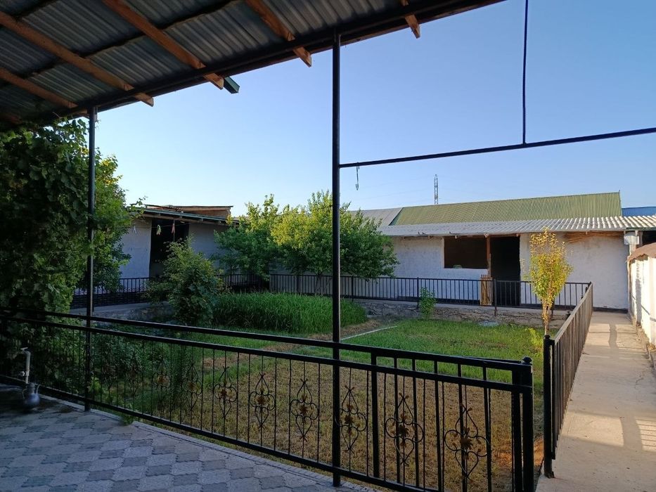 Karmana tumanida Hovli sotiladi