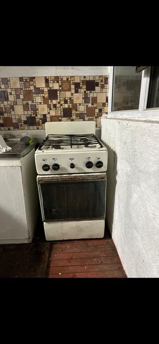 Продается холодильник, газ плита  и стиралка