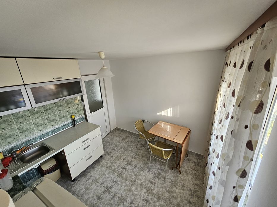 Продава се Тристаен апартамент в Омуртаг - 73 кв.м за 664 €/кв.м - Снимка #1