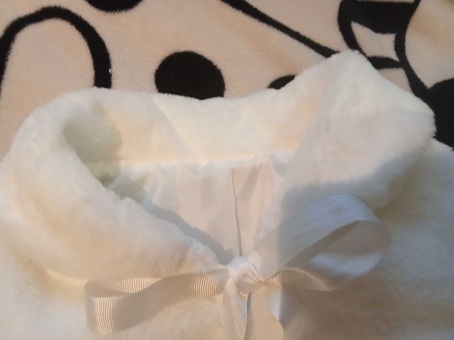 Детско Болеро 8г. по модел на Dior -110 лв.