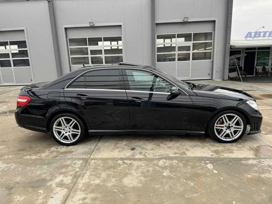 Mercedes-Benz E 350 AMG/231hp/кожа/шибидах/регистрирана