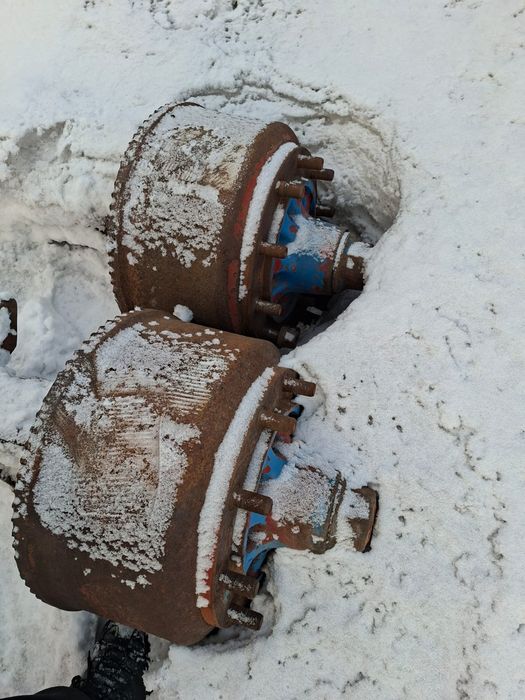 Продам оси на прицеп