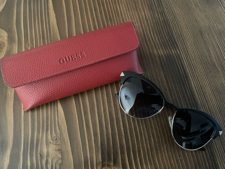 Слънчева очила Guess