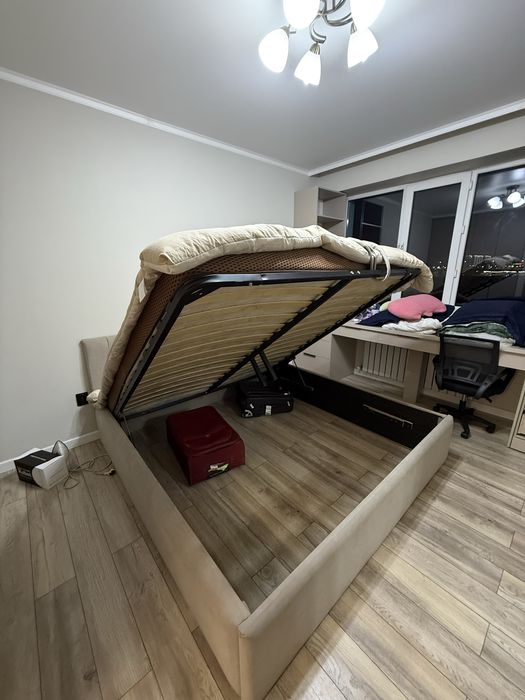 Кровать двухспальная