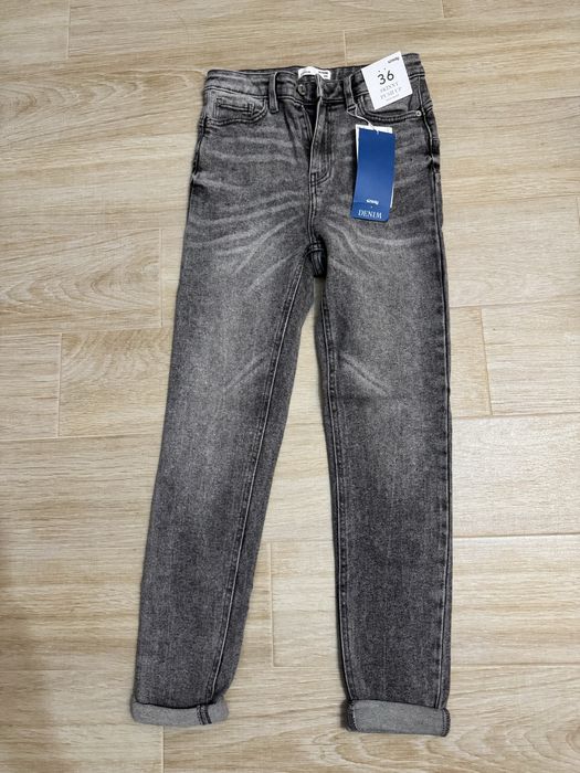 Дамски дънки.