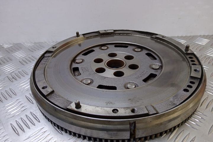 Kit ambreiaj masa dubla  motor 1.6 hdi euro 5 Peugeot 508 prima gener