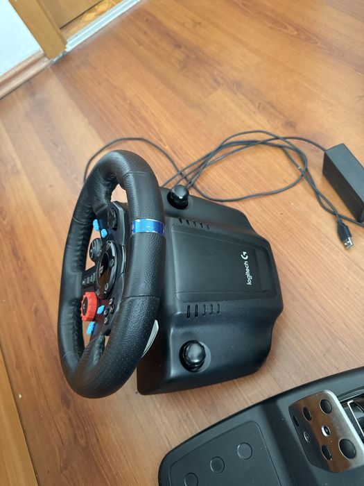 Logitech G29 Driving Force Racing Wheel