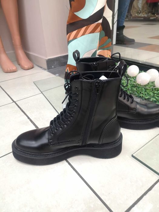 Черни, кожени боти "Mango"НАМАЛЕНИ