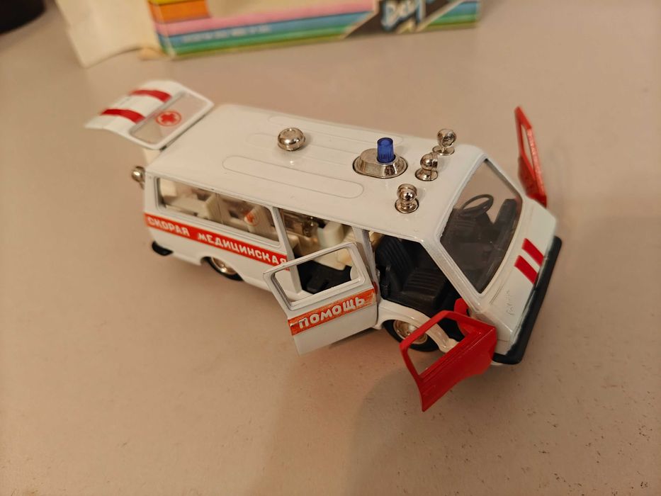 модель РАФ 2203 Скорая помощь