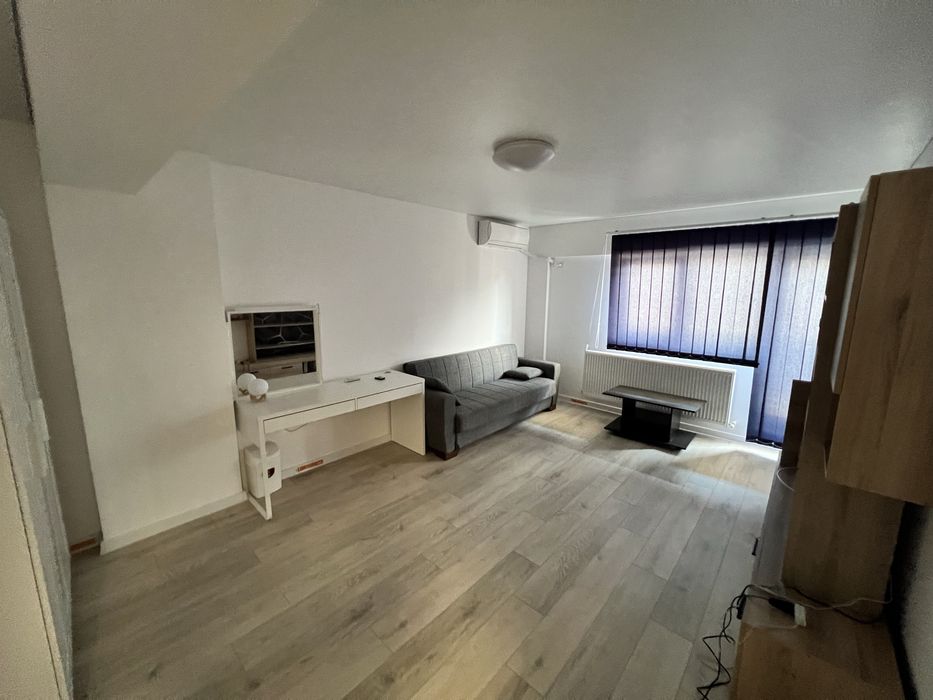 Apartament cu 2 camere de vanzare/Drumul Gura Crivatului