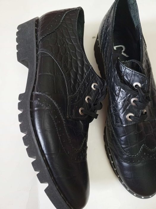 Туфли женские черные кожаные на шнуровке размер 40