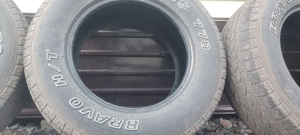 4 балонна maxxis 265 на 65 на 17