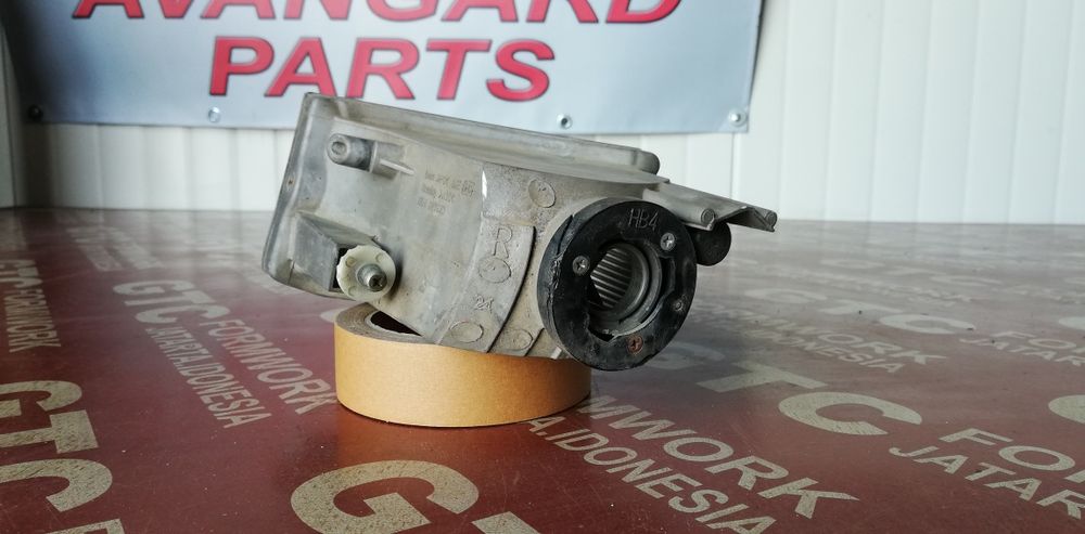 Десен и ляв халоген Toyota Rav4 XA20 (2000-2004)