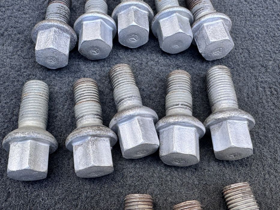Болтове за Mercedes оригинални 20mm