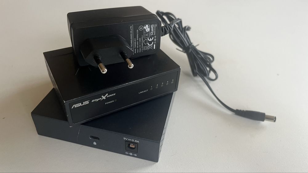 Switch TP-Link si Asus