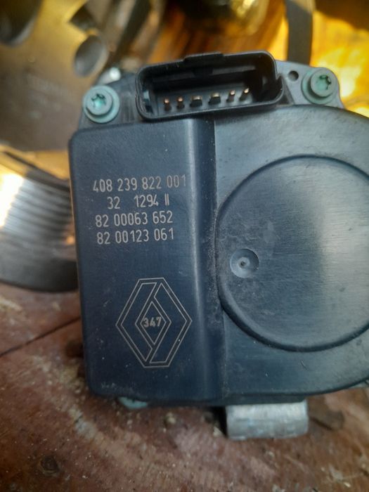 Запчасти рено сандеро