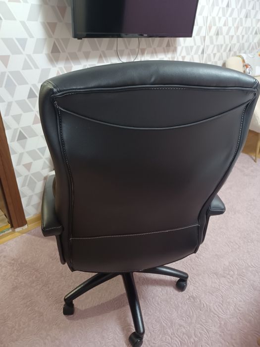 ОФИС СТОЛ с мемори пяна TAMDRUP