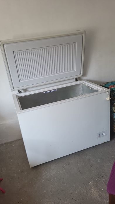 Продам морозильную камеру
