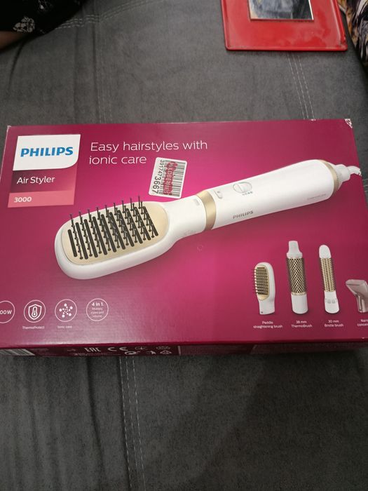 Продам фен-щётка в отличном состоянии.