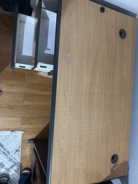 Срочно продам стол