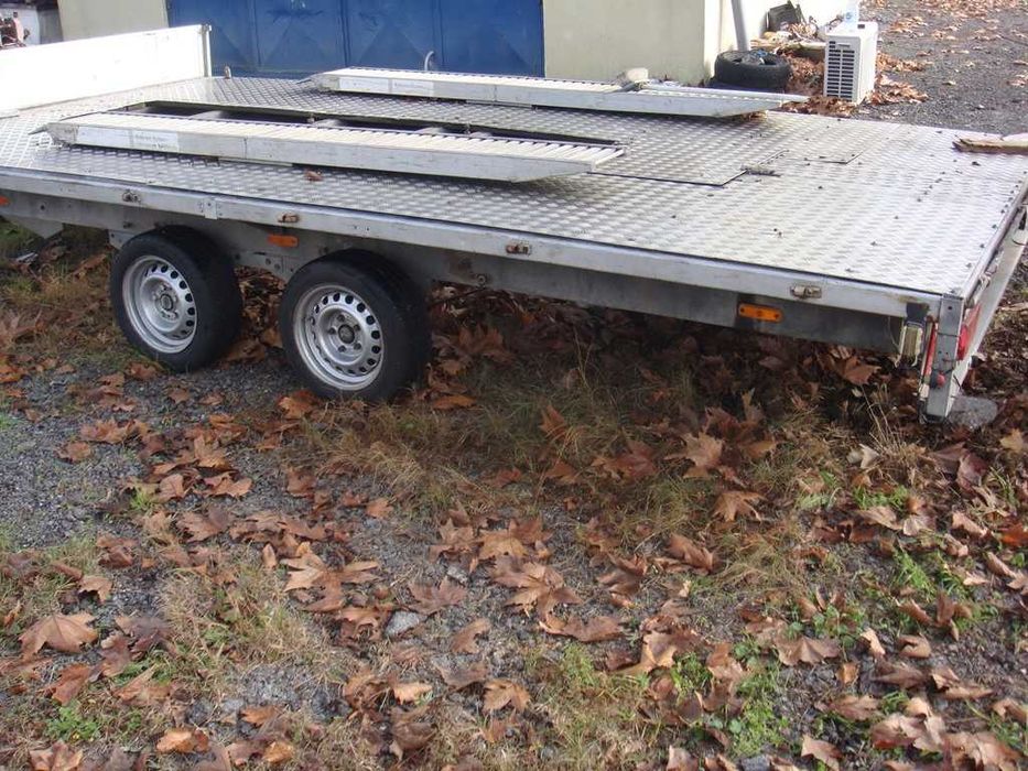 Дава се под наем Гараж / Паркомясто в Ямбол, Промишлена зона - 2200 кв.м за 35.7 € - Снимка #1