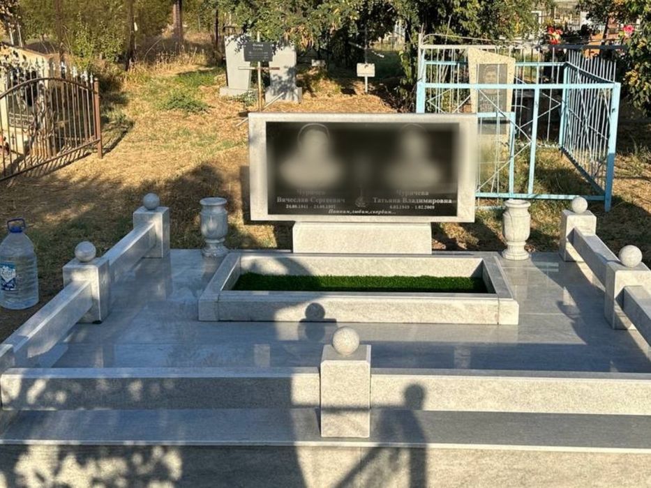 Памятники из гранита и мрамора